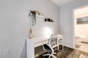 Airport Loft 1b full kitchen Virg 10