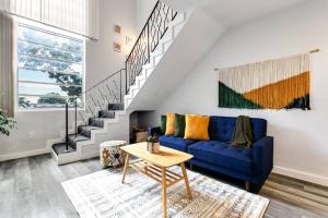 Airport Loft 1b full kitchen Virg 10