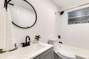 Airport Loft 1b full kitchen Virg 10