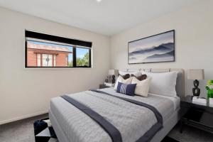 Lord Street Villa - Spacious Comfort & River Views