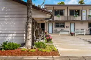 Lazy Duck Inn - Corette