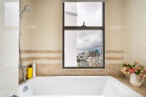 Saigon Royal Apartment 3 bedrooms 4 beds for 30 nights stay above