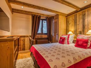 Appartement 112m² Courchevel 1850, centre, proche pistes, 3 chambres, balnéo, hammam, WIFI - FR-1-631-165