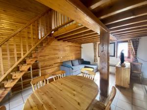 Chalet cosy 55m², 8 pers, garage, prox. pistes, animaux admis - FR-1-758-6