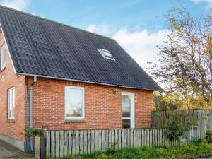 8 person holiday home in Lemvig-By Traum