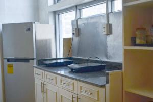 JP Santiago Studio Makati J207