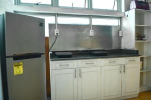 JP Santiago Studio Makati J303