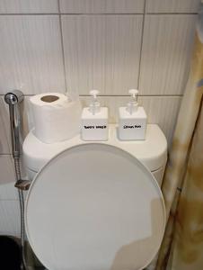 JP Santiago Studio Makati J307