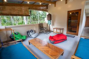 Haole Surf Hostel