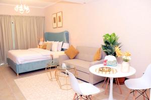 Cosmos Living Spacious with Balcony GCV1