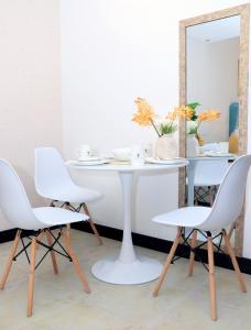 Cosmos Living Spacious with Balcony GCV1