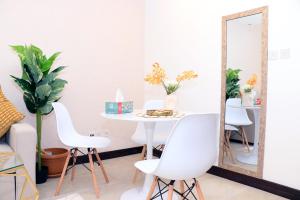 Cosmos Living Spacious with Balcony GCV1