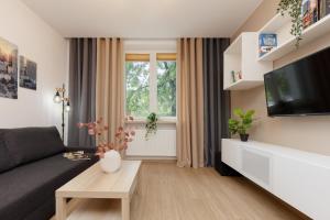 Roomy Apartment Oczapowskiego in Bielany by Renters