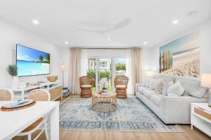 Lux Beachside 2nd Floor Condo 4 Steps to the Beach!