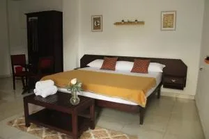 Noor Plaza - Ангамали