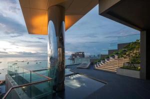 Edge Central Pattaya Residence with Living Room