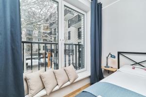 Modern Apartment Tumskie Ogrody with AC & Balcony Wrocław by Renters