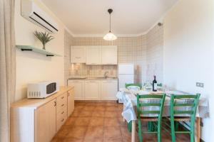 Quaint Residence I Mirti Bianchi 1 Bedroom Sleeps 2 persons num0488n