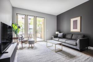 Mountain View 1BR w Pool Gym nr SU Google SFO-279