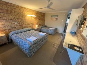 Golden Beach Motor Inn, Caloundra