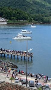 OCEAN FRONT ÍCONE ARQUITETÔNICO de Artacho Jurado Conforto WiFi 500mb Varanda e Vista Magnifica do Mar