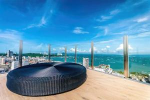 Pattaya Central & Infinity Pool
