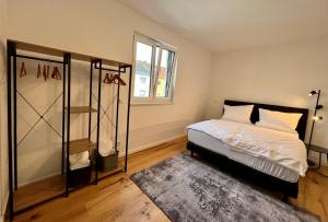 Workplace Apt27inch Screen for 2 or 4Kitchen