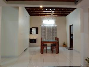 NALLUKETTU SERVICE VILLA