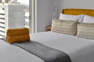 Durra - Sunny 1 Bed Apartment with city views