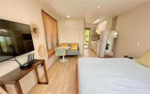 Living in Jeju Island - Kosŏng-ni