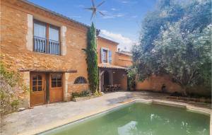 Maisons de vacances Cozy Home In Cazouls-ls-bziers With Outdoor Swimming Pool : photos des chambres