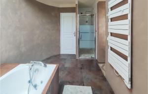 Maisons de vacances Lovely Home In Cazouls-Les-Beziers : photos des chambres