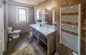 Maisons de vacances Lovely Home In Cazouls-Les-Beziers : photos des chambres