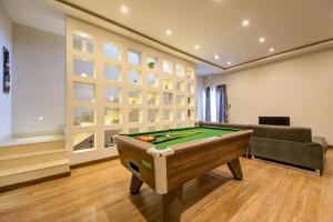 Villa Ghea - Indoor Jacuzzi Pool, Sauna and Games Room