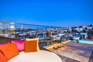 Villa Ghea - Indoor Jacuzzi Pool, Sauna and Games Room