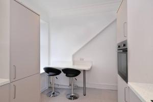 Luxury West End Apartment