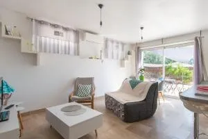 Au Coeur De L'Olivette - Climatisée avec piscine - 卡勒维松