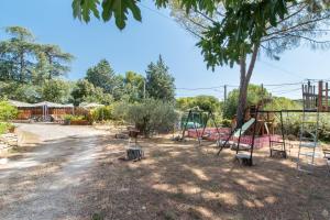 Maisons de vacances Au Coeur De L'Olivette - Climatisee avec piscine : Maison 2 Chambres