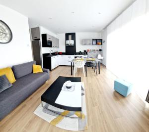 Villas Le Gite City Haut de gamme, Jardin, Piscine : photos des chambres