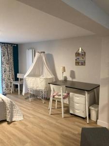 Appartements 30mn de Paris st lazare en train, studio 42 m2 : photos des chambres