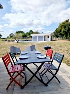 Villas Le Gite City Haut de gamme, Jardin, Piscine : photos des chambres