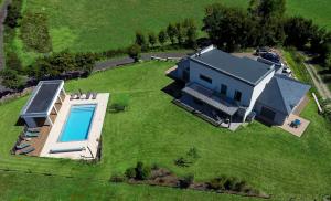 Villas Le Gite City Haut de gamme, Jardin, Piscine : photos des chambres