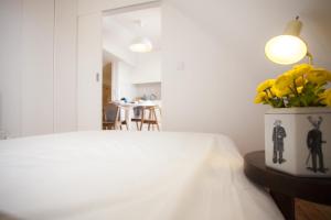 Alfama Lisbon Apartment, Quiet Location, Great Views - TTL268