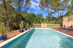 Villa Lorguaise avec piscine