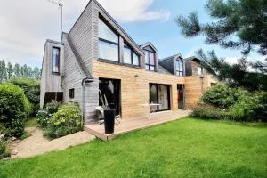 GITE ROSCLEDAN contemporain, 3 chambres idéalement situé - Locmiquel