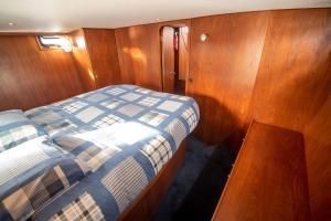Bateaux Vedette Hollandaise de 13 m pour sejour insolite : photos des chambres