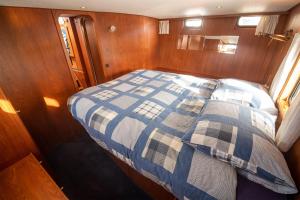 Bateaux Vedette Hollandaise de 13 m pour sejour insolite : photos des chambres