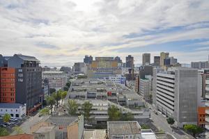 Emily - Sunny 1 bed Apartment with stunning City & Ocean Views