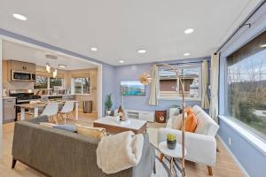 Lakeview Home in Renton, Walk to Beach, AC, Fenced