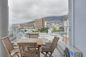 Sophia - Sunny Corner Apt, 180° Ocean, City & Mountain Views